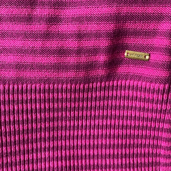 Tommy Hilfiger Large - Picture 5 of 8